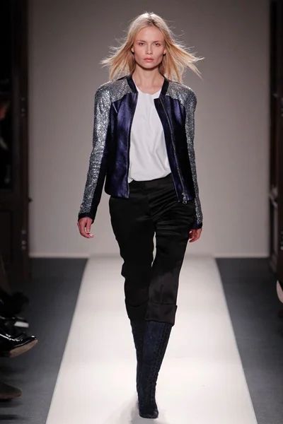 Look 28